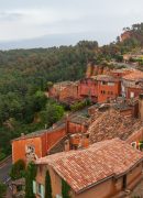 roussillon-the-red-town-on-top-of-the-hill-in-sou-2026-01-11-09-58-02-utc.jpg
